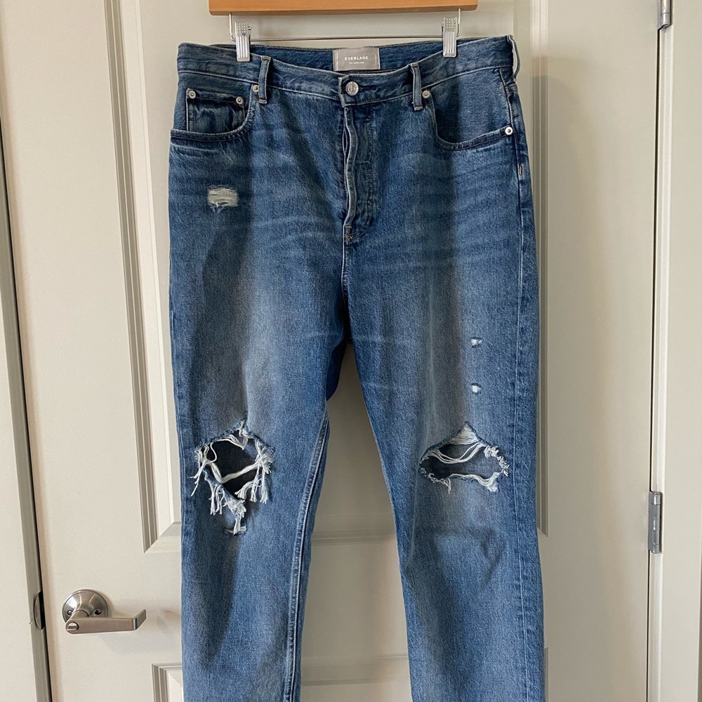 Everlane Destructed 90’s Cheeky Straight Jean